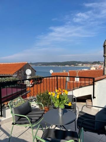 Deluxe Casa Flores With Sea View & Terrace Appartamento *