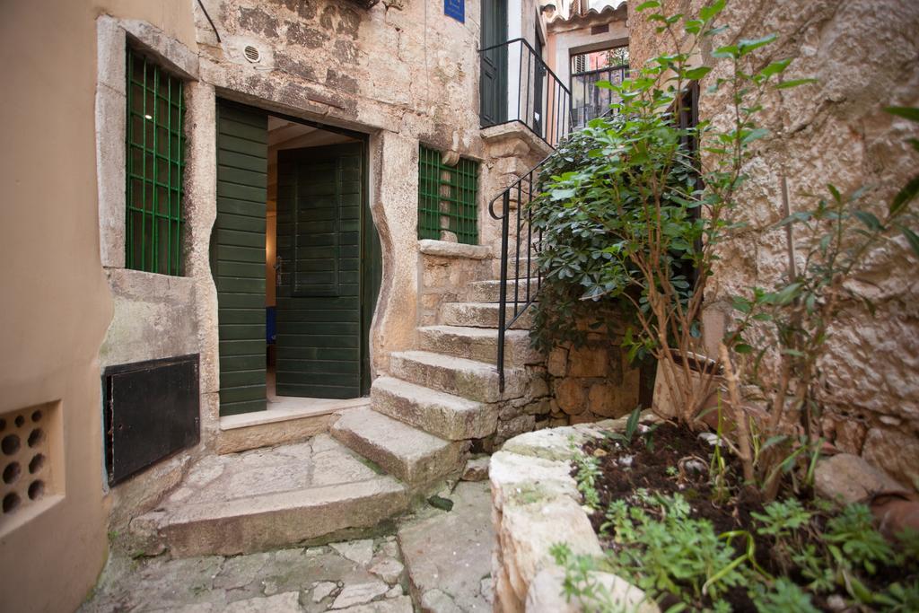 Deluxe Casa Flores With Sea View & Terrace Rovigno